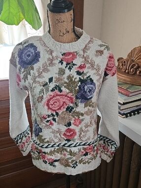 Ivory Floral Crewneck Sweater with Pink Blue roses. Cottagcore Vintage Vibe